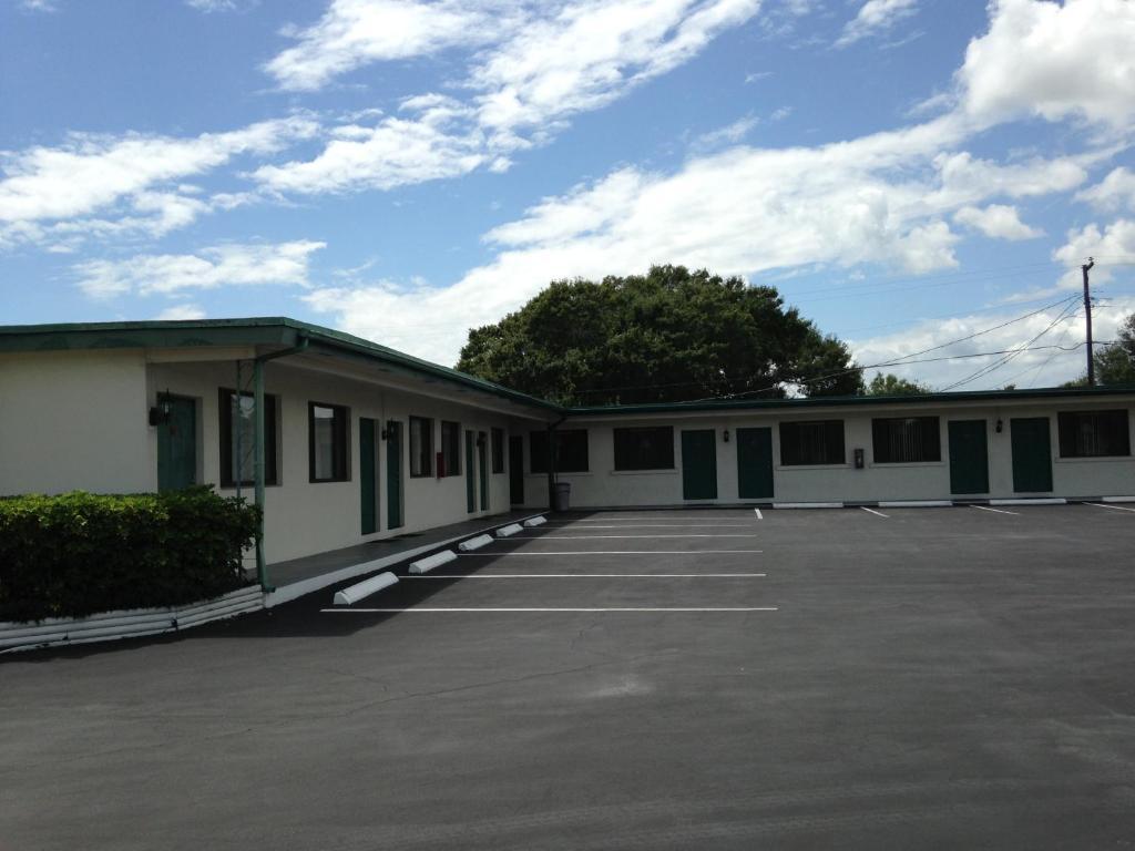 Economy Inn Okeechobee Oda fotoğraf